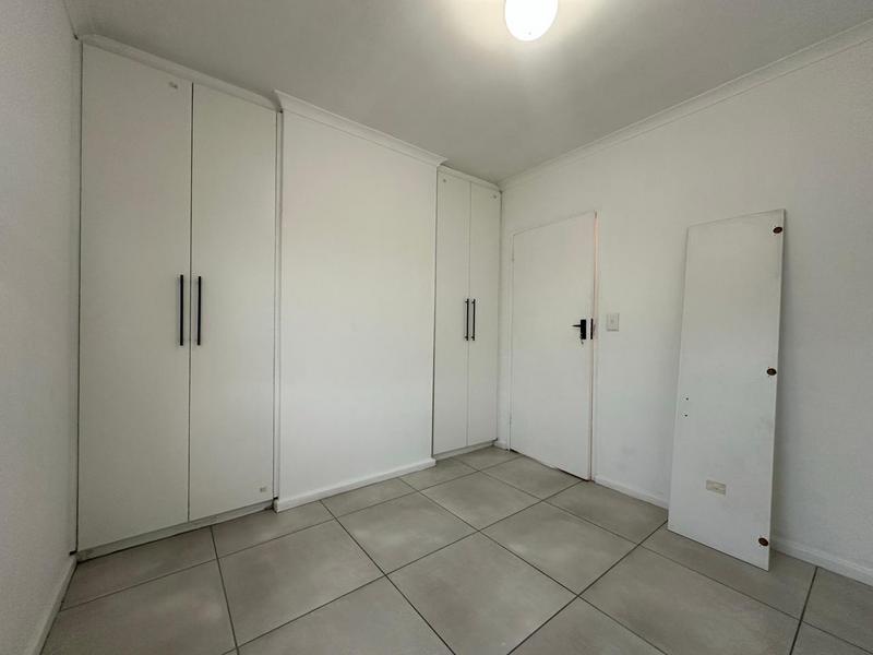 To Let 2 Bedroom Property for Rent in Oakglen Western Cape